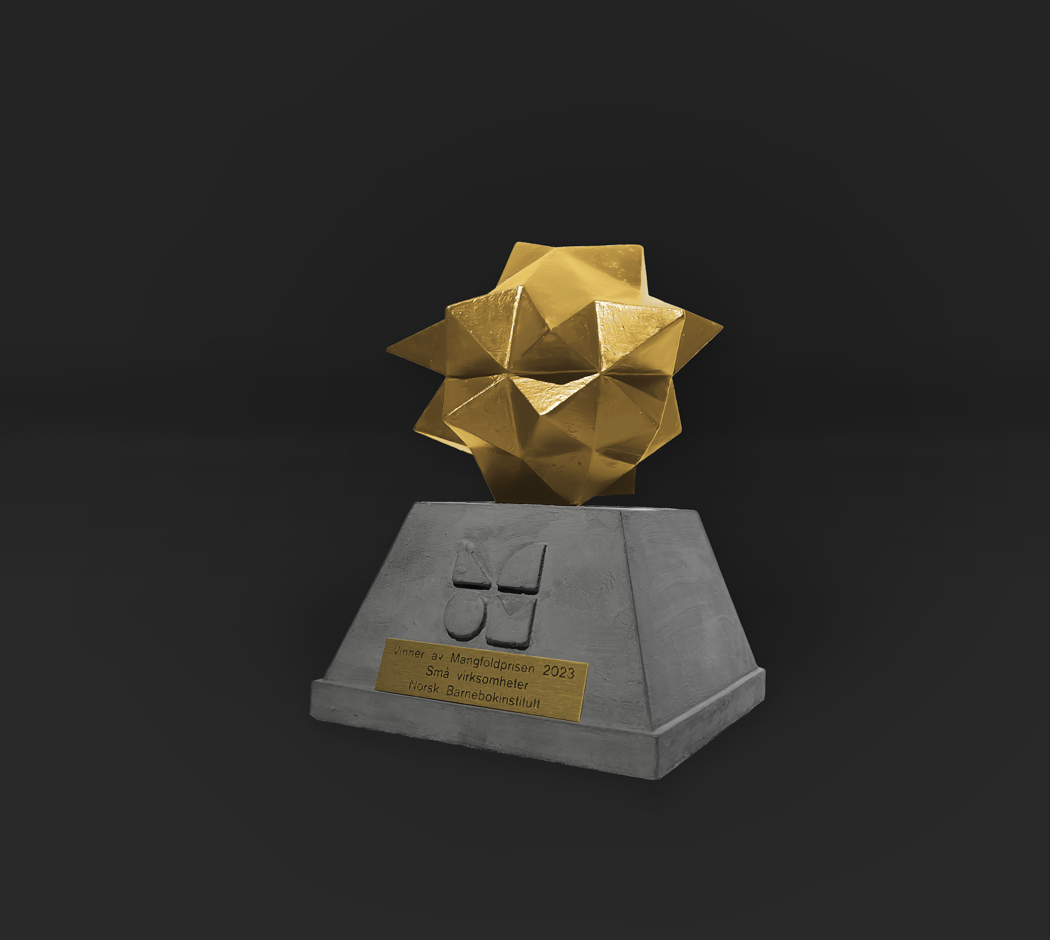 RV Qmgaom Statuetten