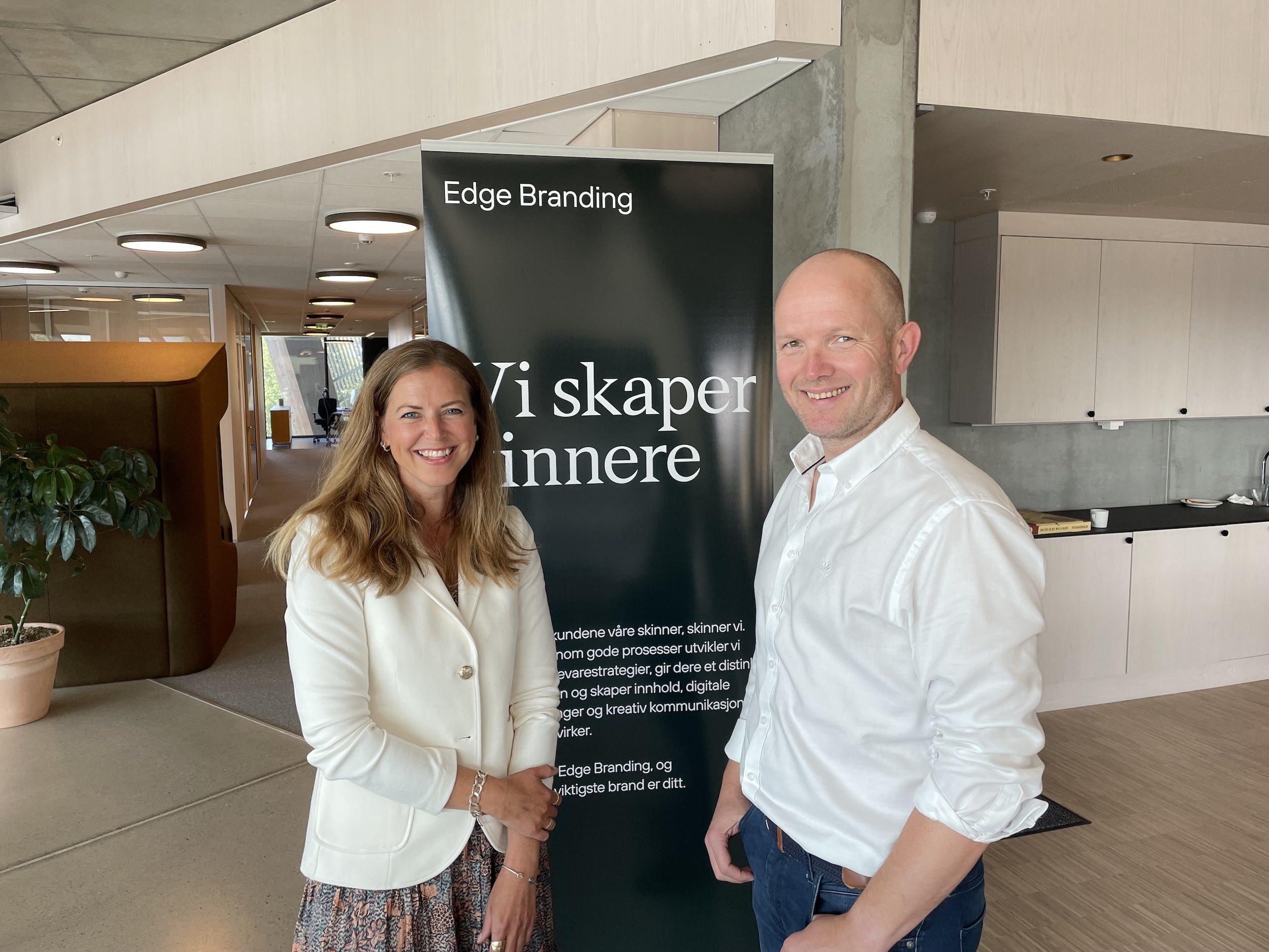 Bilde 1 Yvonnex Thomas Edge branding 4115