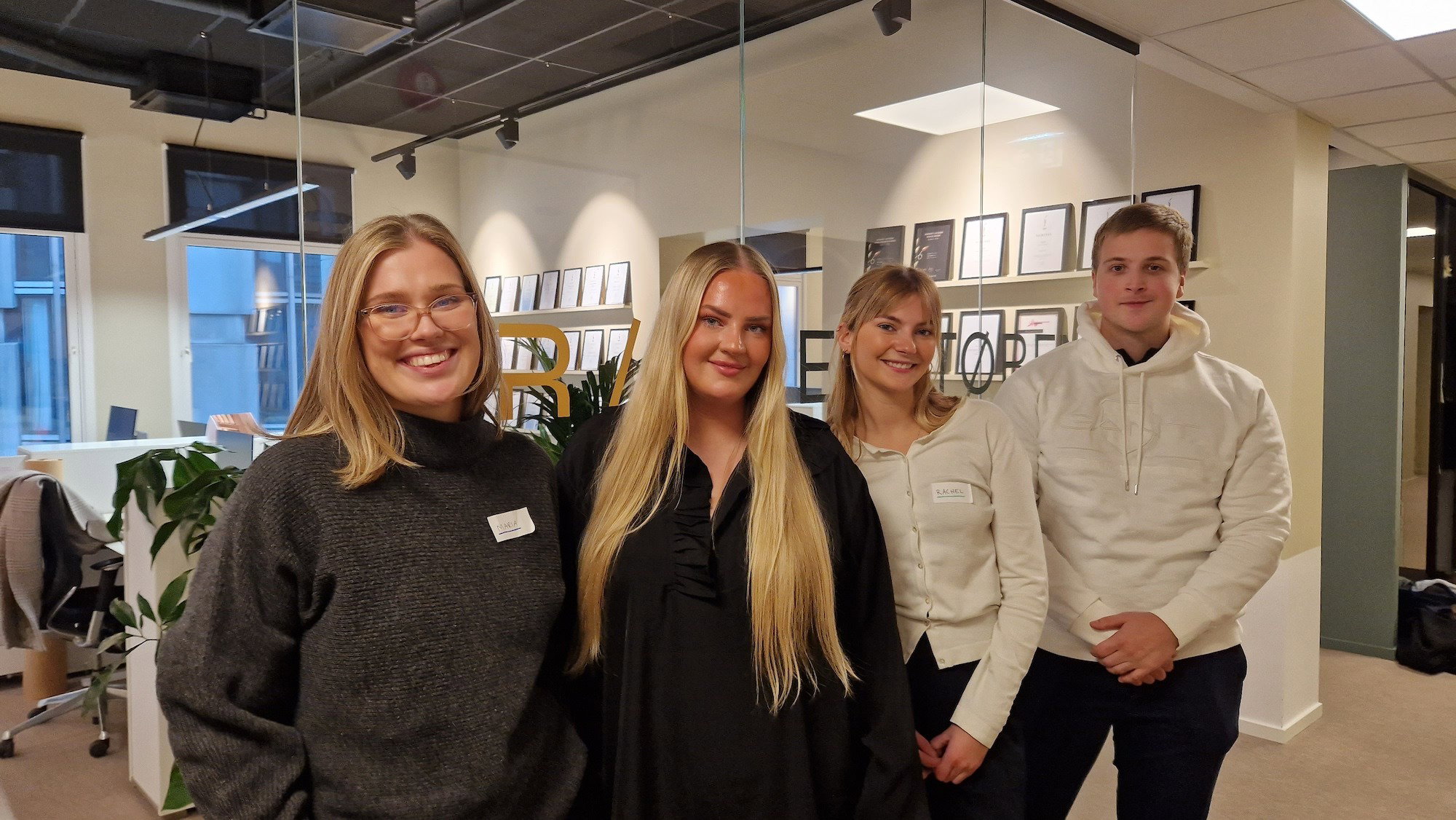 F v Maria Straumsnes Reppen Veronica Borg Rachel Lossius Enstad og Georg Groven Edseth