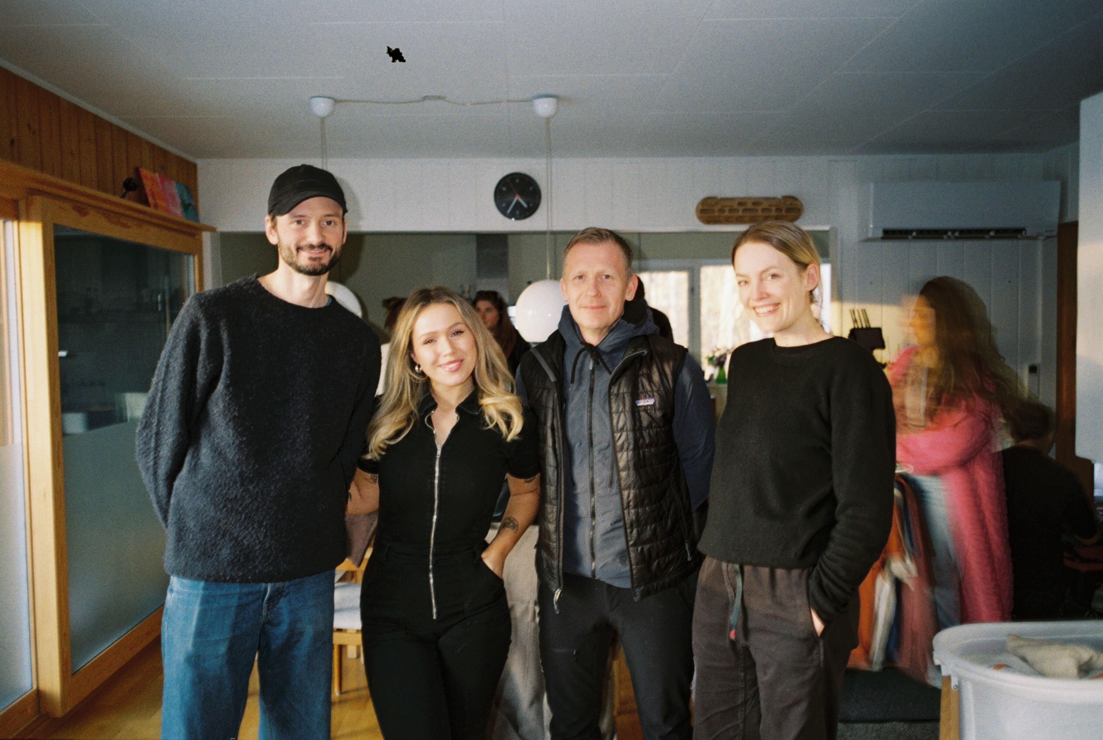 Fra produksjon på sett Andreas Grødtlien Tilde Andersen Marius Hanstad og Ida Thurmann Moe Foto TV 2
