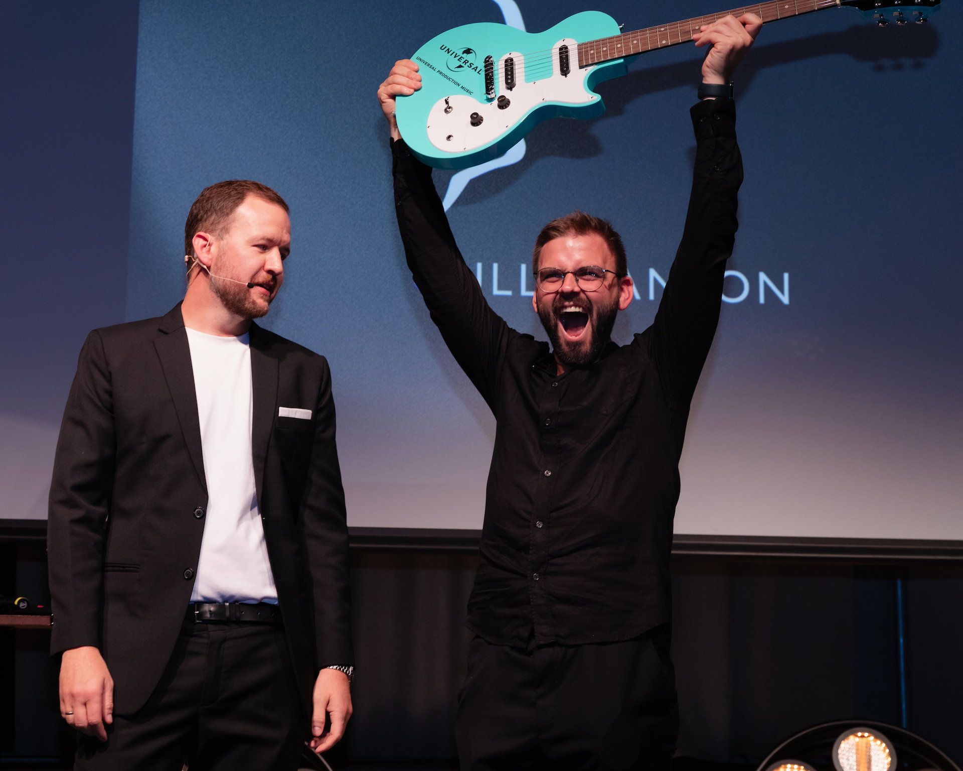 Gullbranson2025 Fyr med gitar