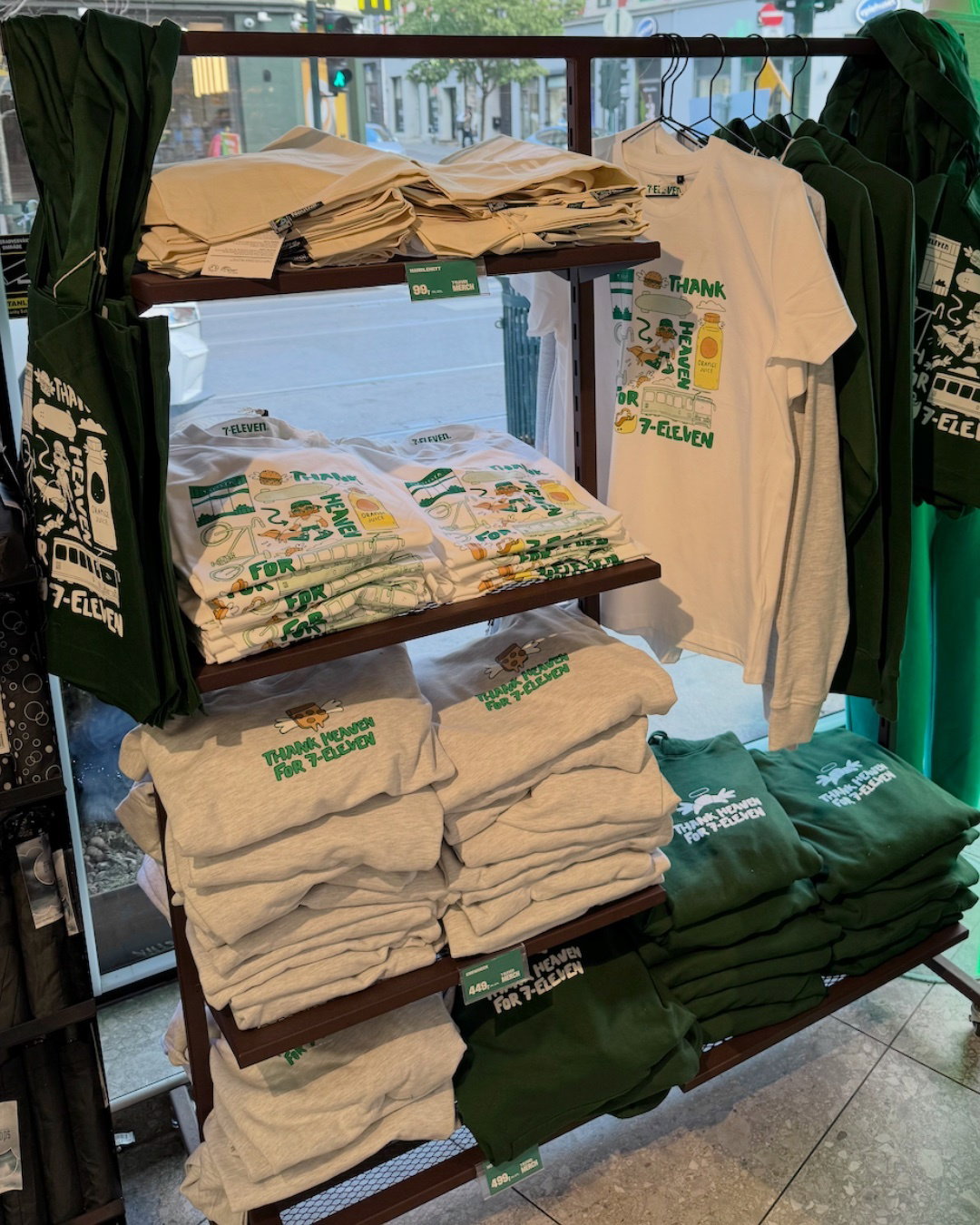 Merch 7 Eleven Storgata