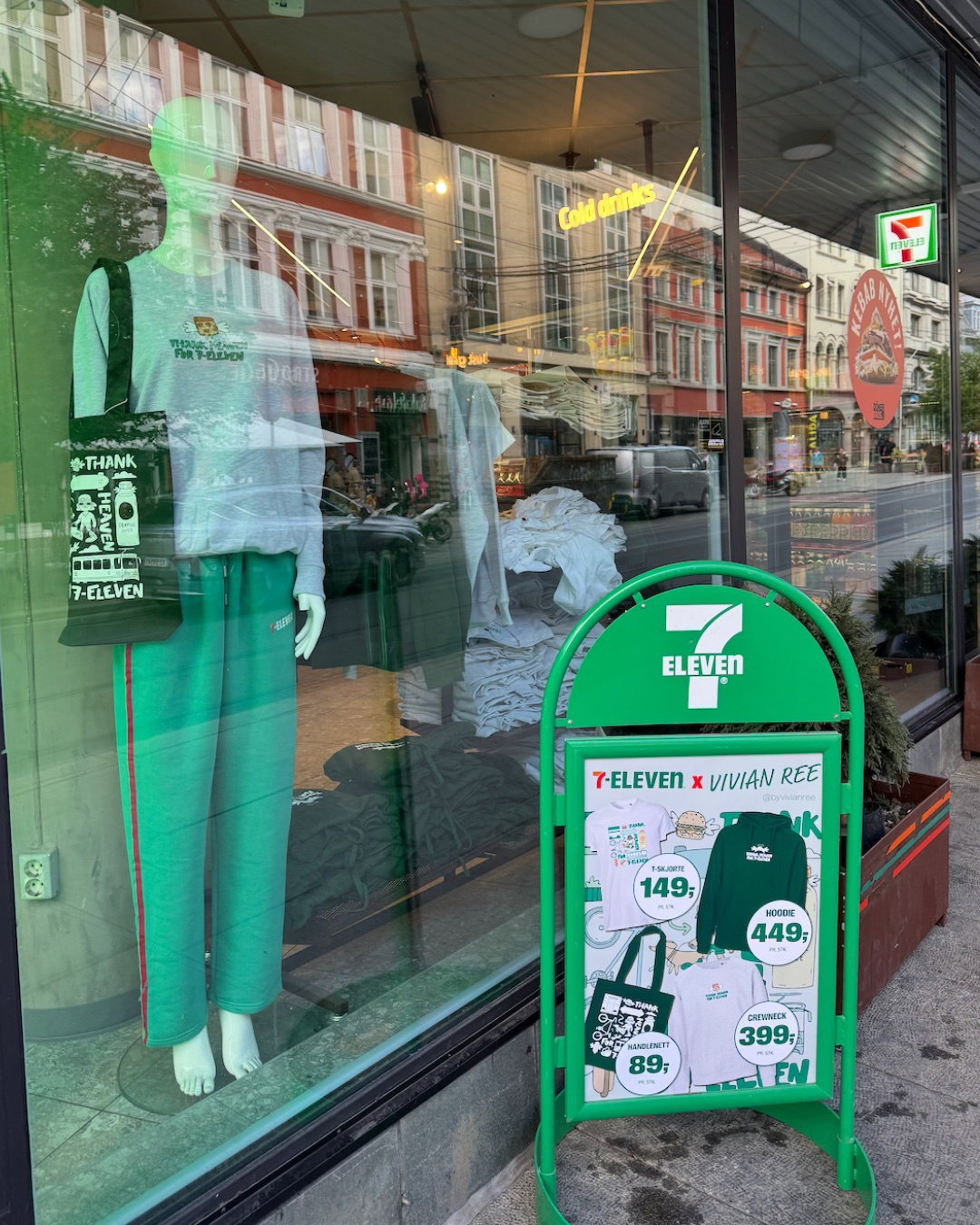 Merch på 7 Eleven Storgata