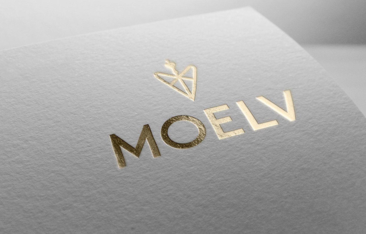 Moelv emboss gull