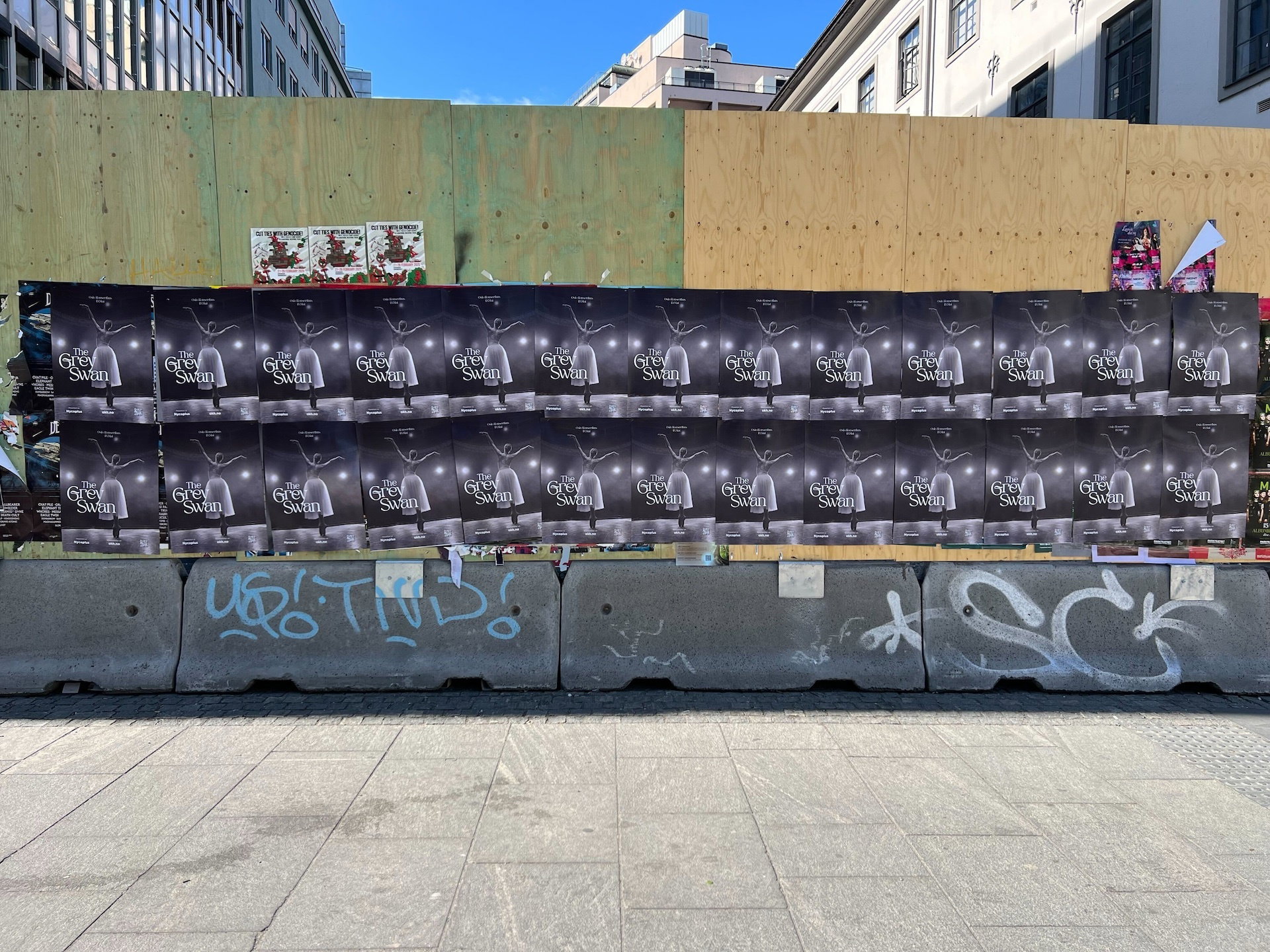 POSTER OUTDOOR