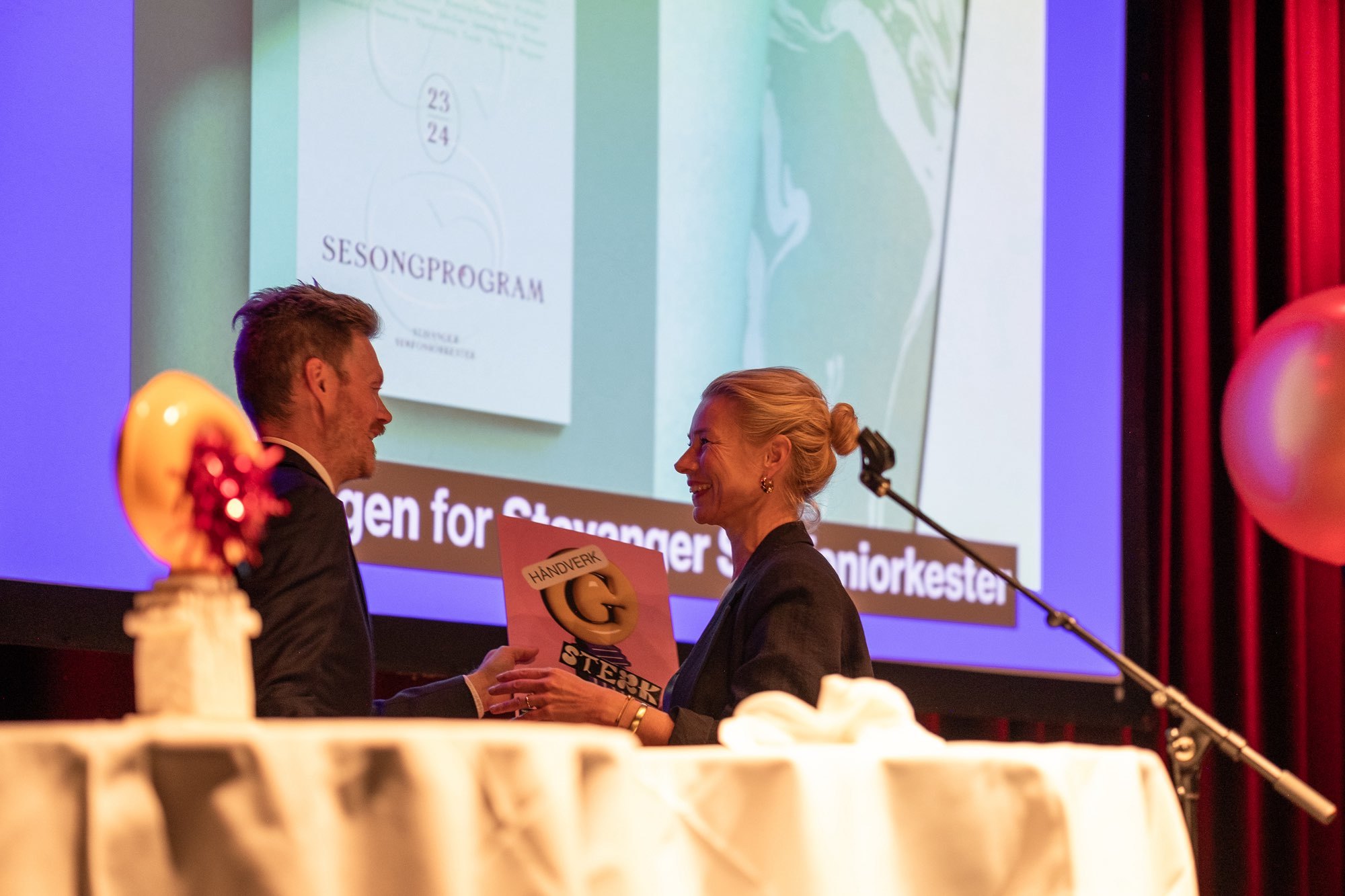Sterk Reklame23 Utdeling Nærbilde Studio Gaffa 039 WEB