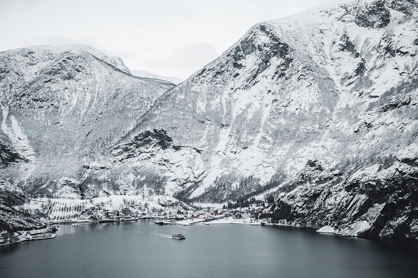 Uniform Norways Best 3 Flåm Sentrum SVERREHJORNEVIK